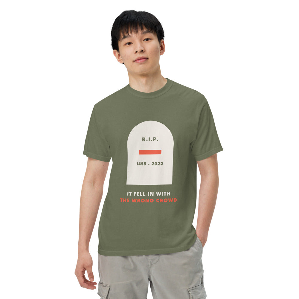 The design shown on the moss garment